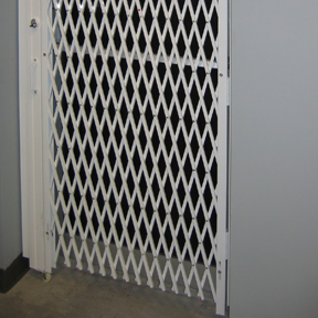 Room door outlet gate